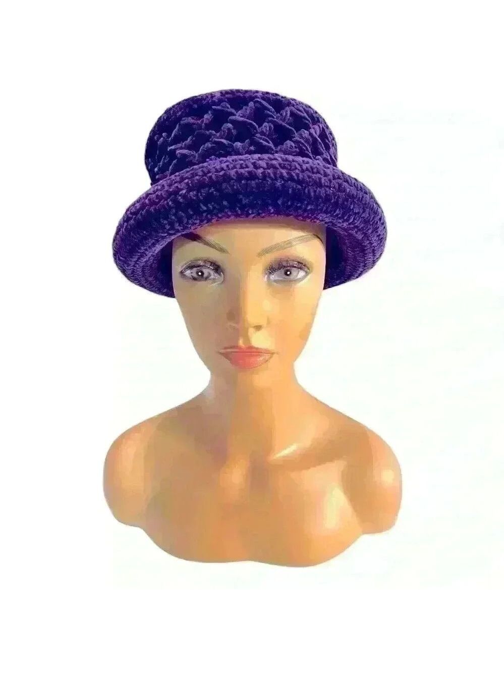 Outbrook. Knit Hat, Women’s.  One Size.  Preowned in Excellent Condition.